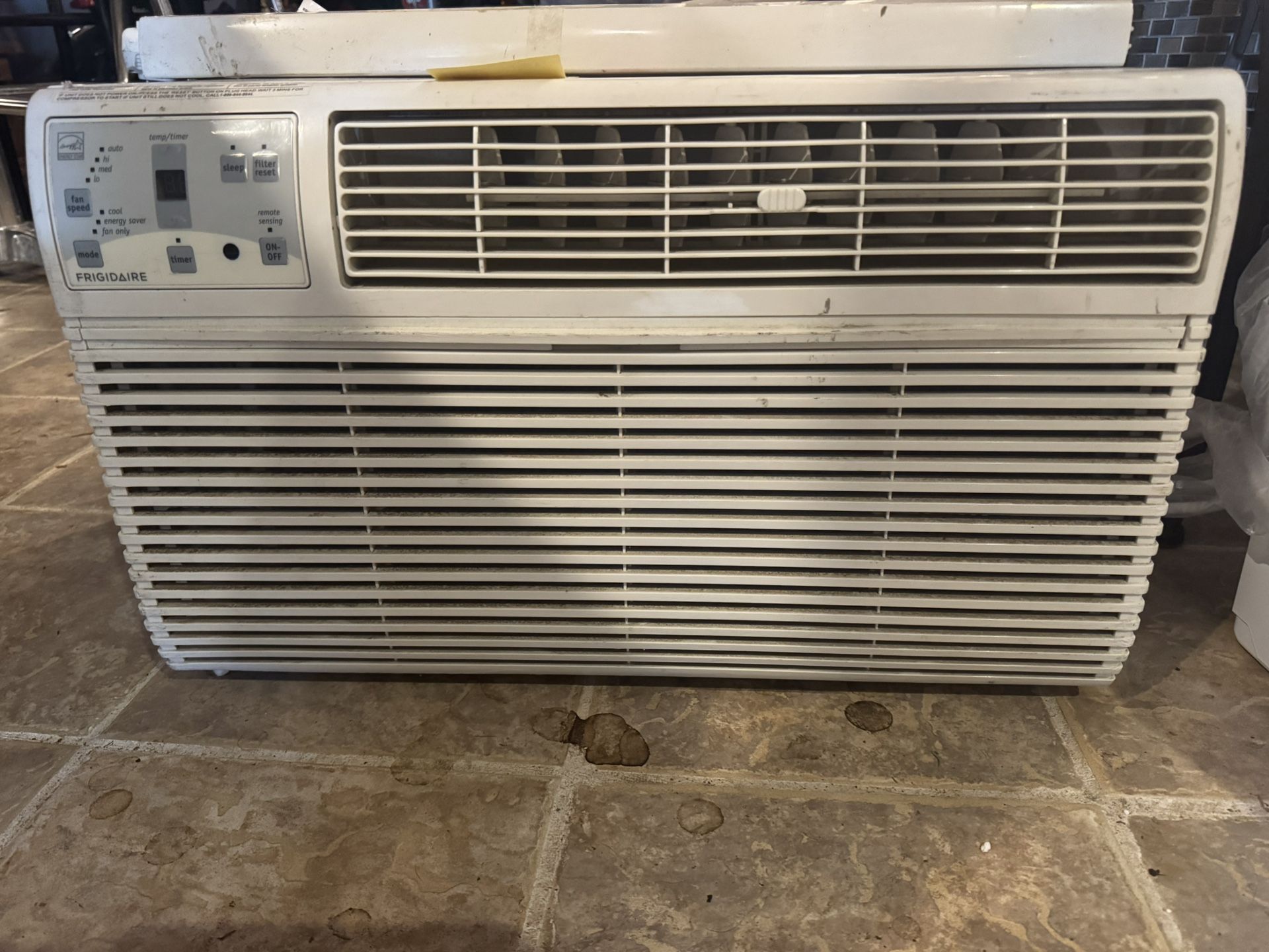 Frigidaire Air Conditioner 10,000 btu. Read Below Before Contacting Me !!