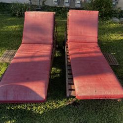 $40 OBO 2 lounge Chairs 