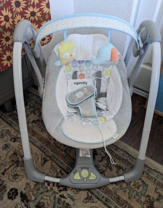 Baby Swing. Perfect Condition Barely Used. Folds Up For Storage. Clean Smoke Free Home. Pick Up El Cajon 92021