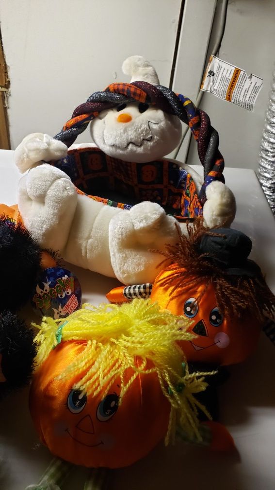 Halloween animals mostly new also a trick or treat basket
