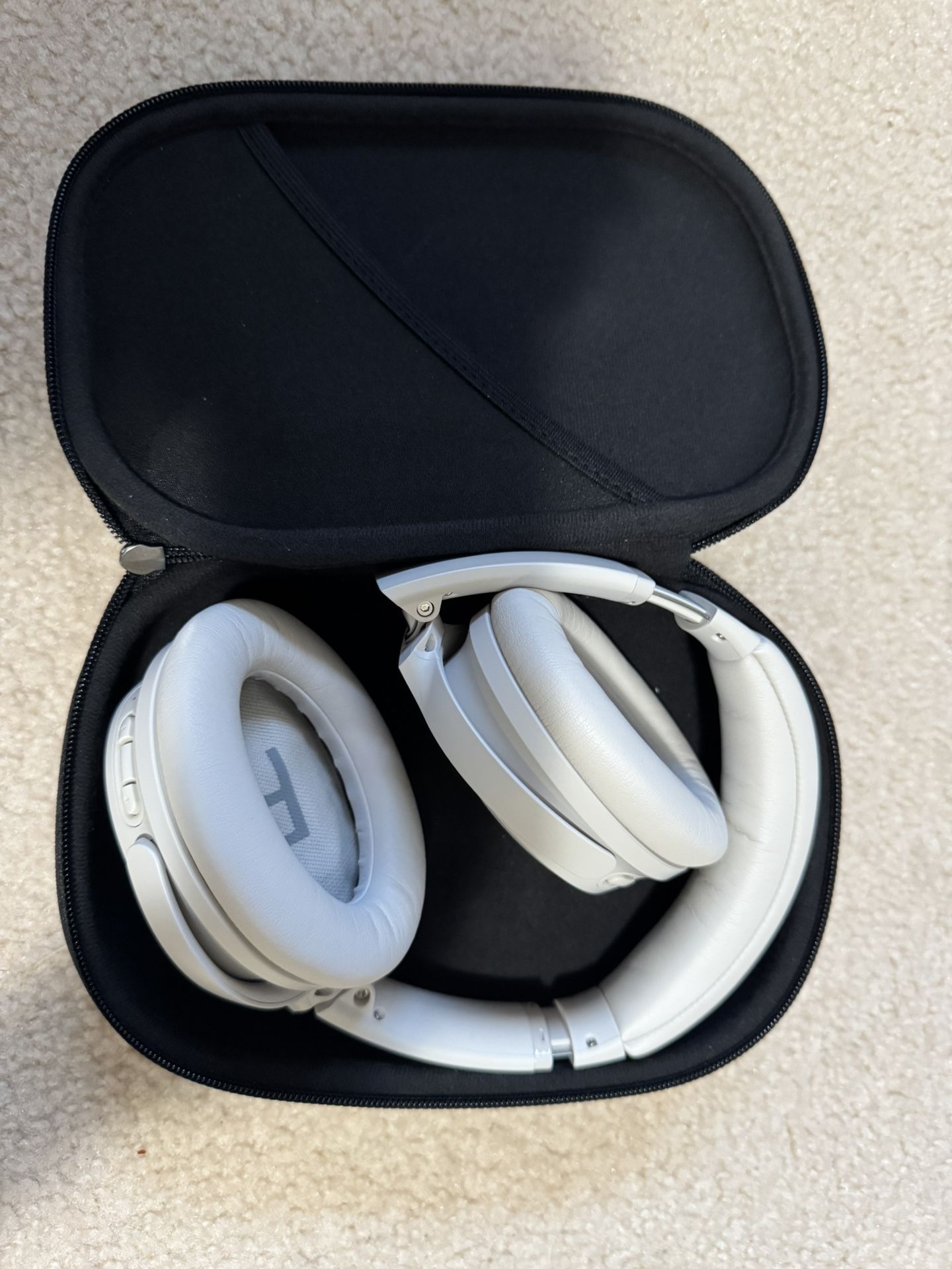 Bose QuietComfort Noise Cancelling Headphones Color - White Smoke