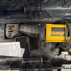 Dewalt Sawzall DW303m