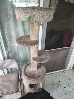 Cat scratcher tower