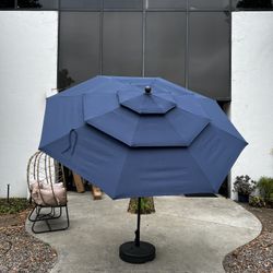 $50.00!!! New 10’ Triple Top Patio Umbrella with Ventilation push button tilt crank open (base sell seperate) 