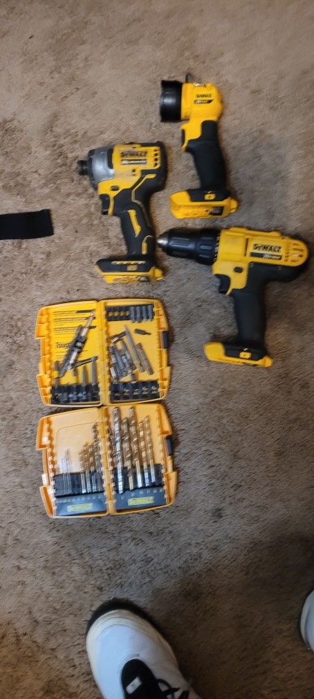 Dewalt Drill Driver And 1/4"impact ,flashlight,and Bag..no Battery No Charger!!!!!!