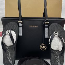 Michael Kors Set NWT flip flops size 9 Michael Kors belt size X-Large  Perfect gift 🎁  Serious inquiries only  Pick up location in the city of Pico R