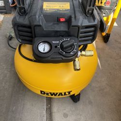 DEWALT 6 gal. 165 PSI Portable Electric Pancake Air Compressor