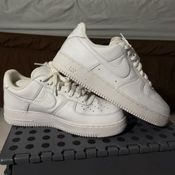 Nike Air Force 1 ’07 Triple White – Great Condition – Size 9.5