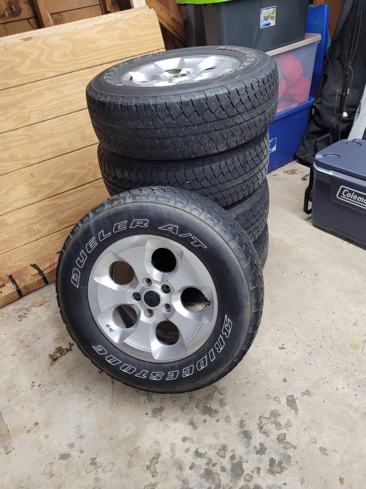 Jeep Wrangler JK Stock Wheels (5)