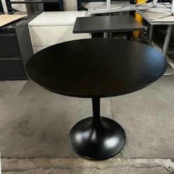 TULIP BASE ROUND BLACK TABLES (new in the box) -can deliver-