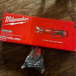 Milwaukee m12 brushless pruner with 4ah battery new/nuevos 150$