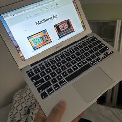 2014 MacBook Air 11-inch 128SSD 4GB RAM Intel Core I5