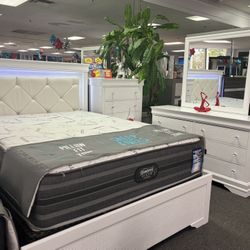 White 5pc Bedroom Set W/ LED Lights And FREE MATTRESS! (Furniture Assembly)