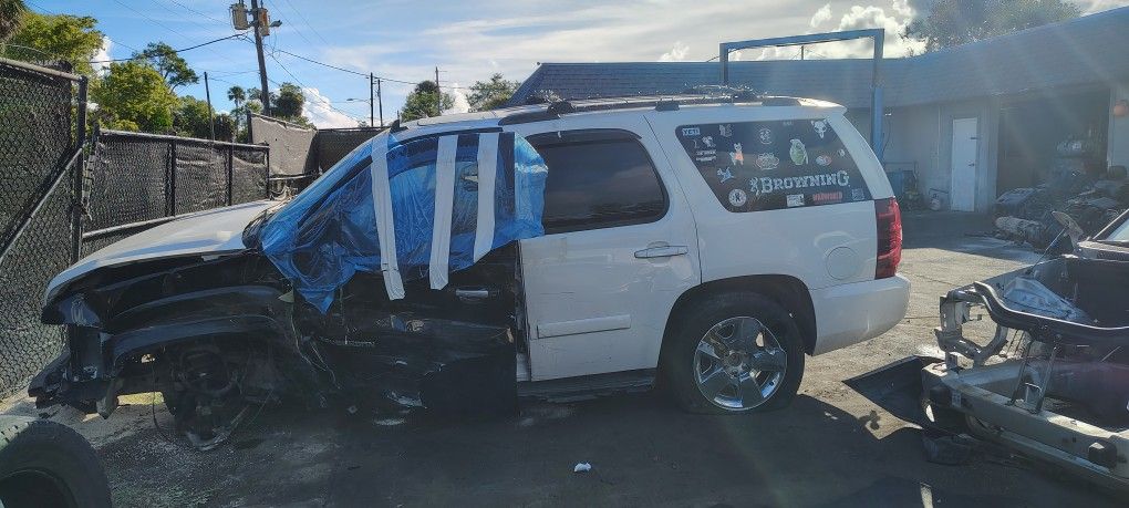 CHEVY SUBURBAN FOR PARTS ONLY