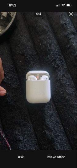 Apple AirPods 2 with Charging Case