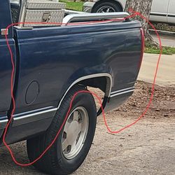 LOOKING TO TRADE BED 