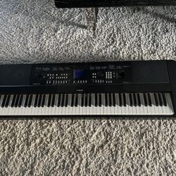 Yamaha DGX650 88 Key Portable Keyboard