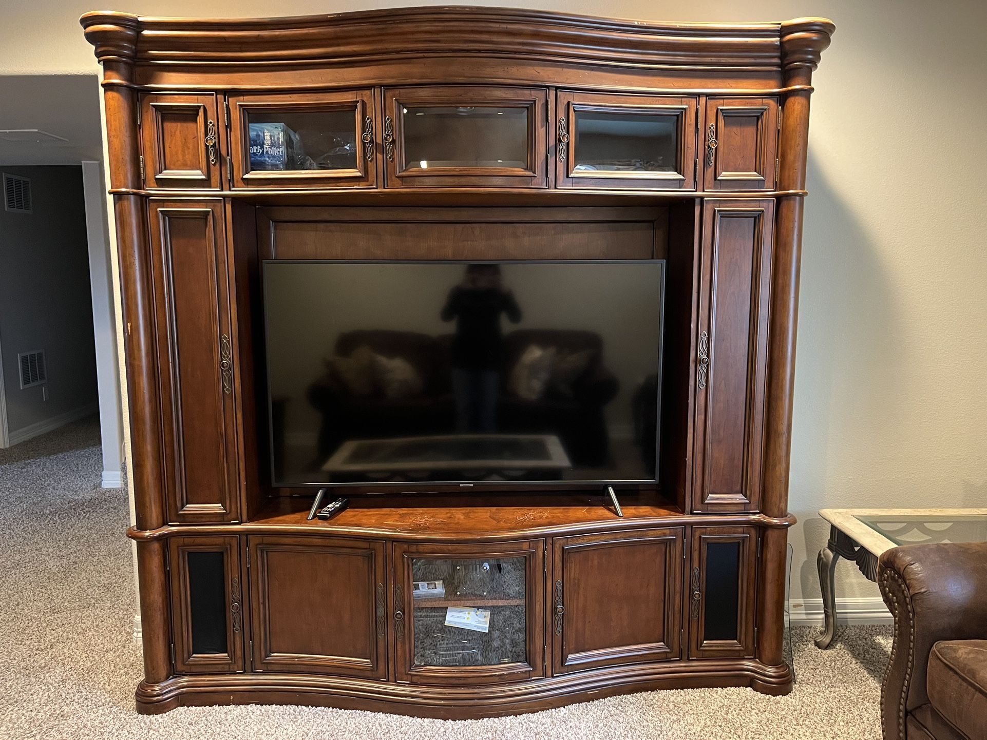 Wooden Entertainment Television Stand 