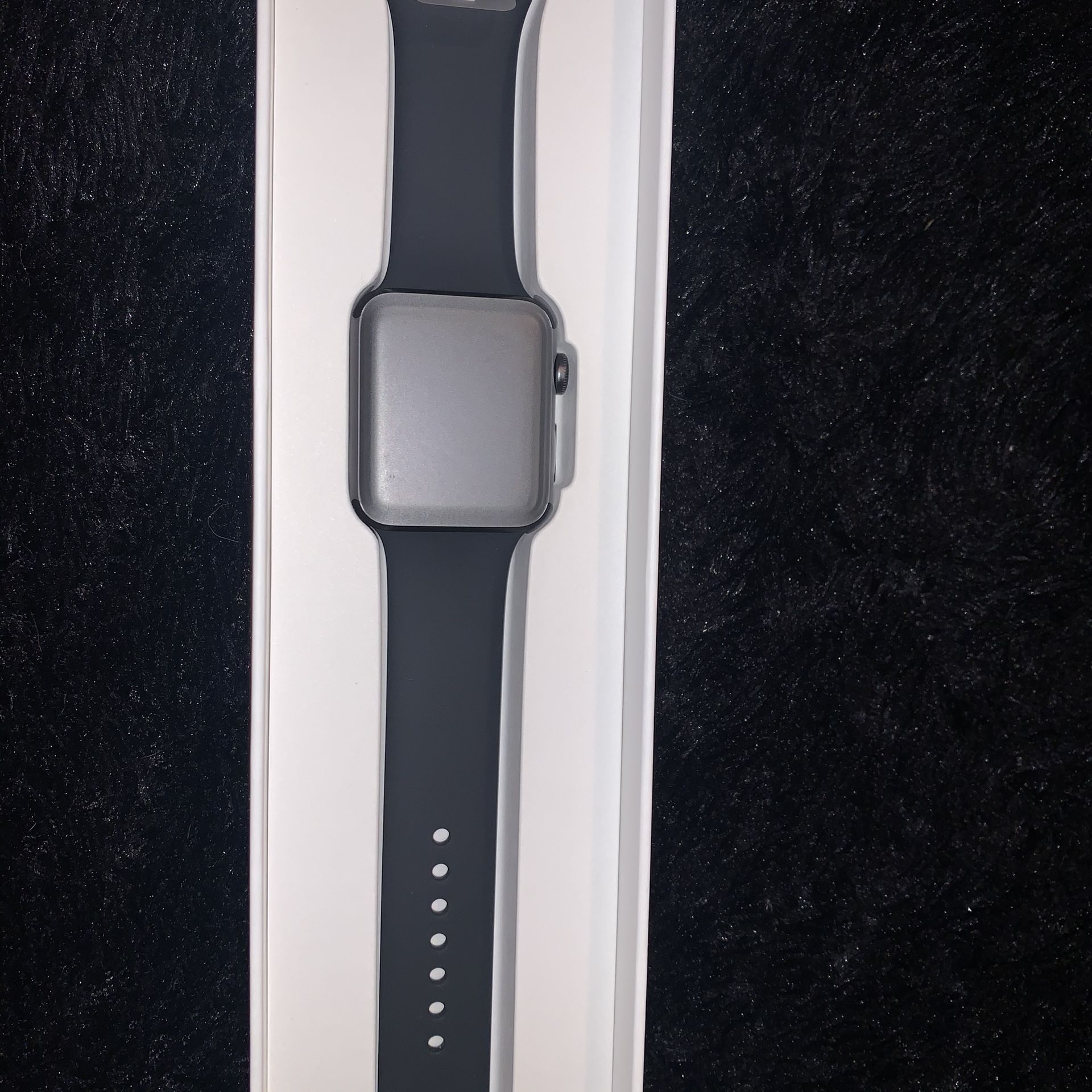 APPLE WATCH SERIES 3 42 MM NEVER USED