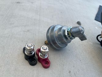 Battery disconnect and post