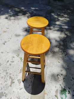 Stools for 40$ for you bar area o for enjoy you beautiful afternoon..