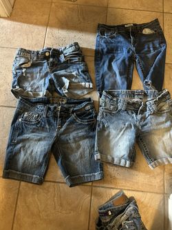 Women’s shorts size 5