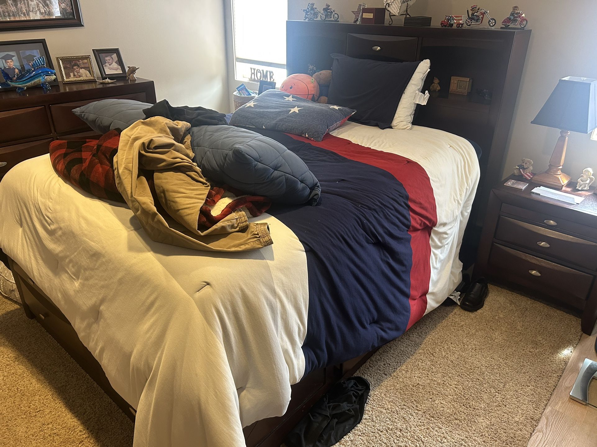 Bed Set with Dresser And Two End Tables