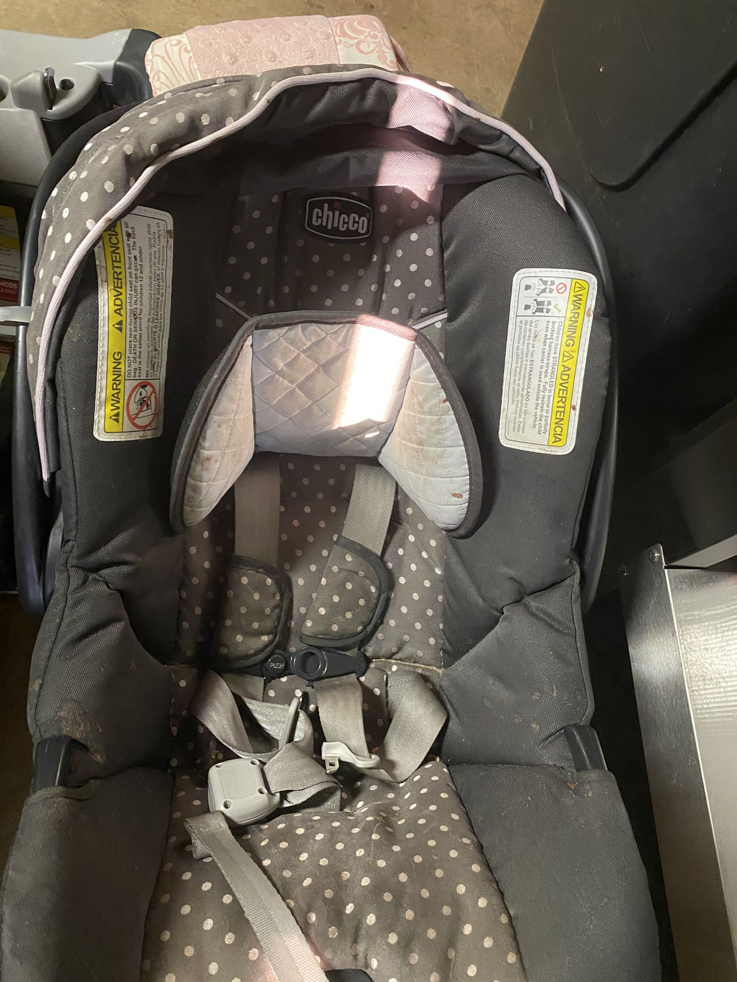 Chicco KeyFit 30 infant car seat, pink