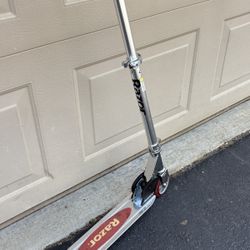 Razor A Kick Scooter  Red  Like NEW