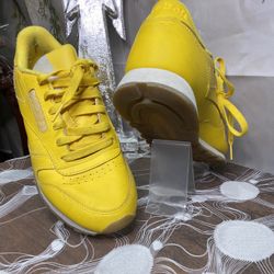 Yellow Reebok Women’s Size 7