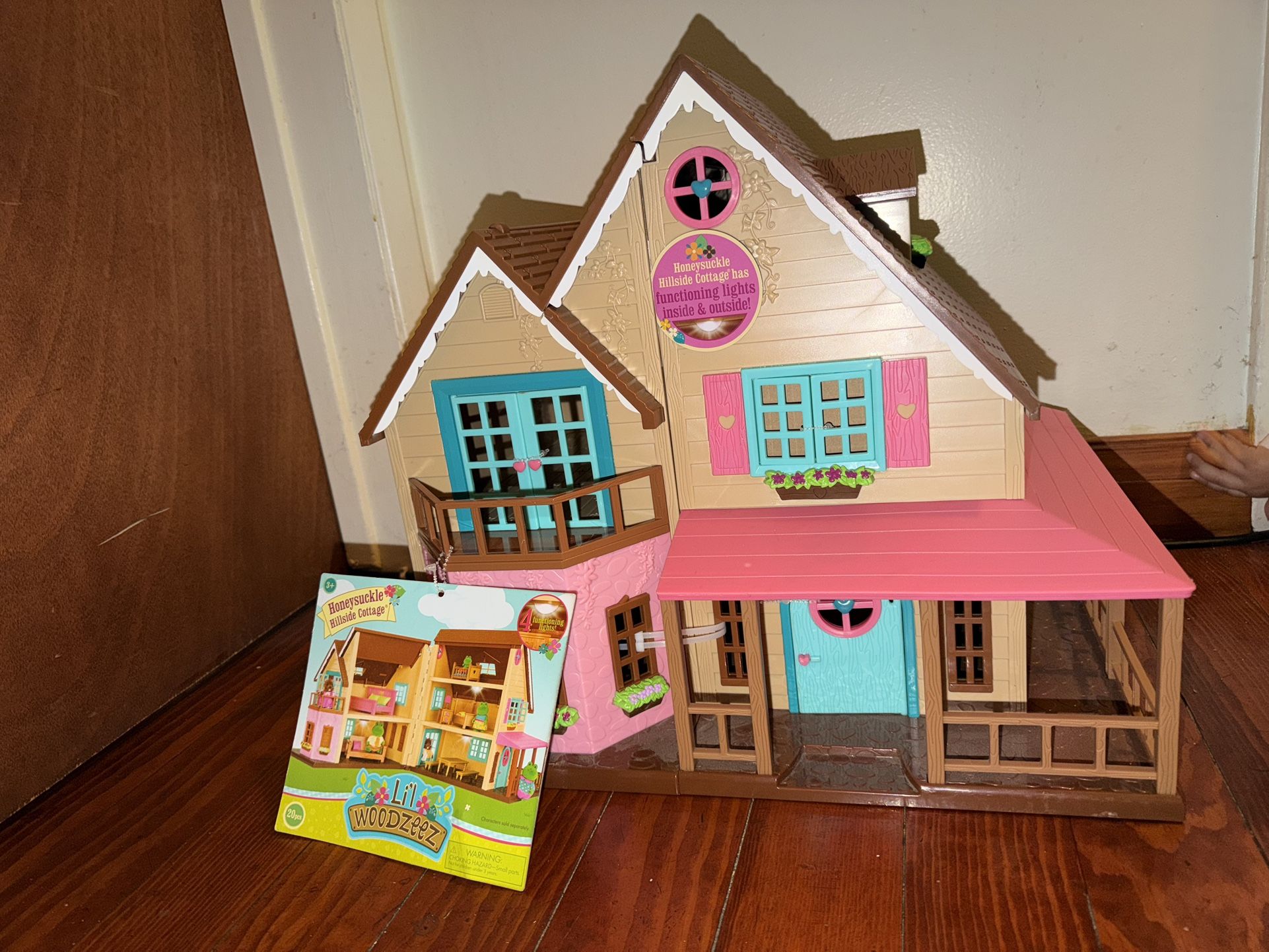 Honeysuckle Hillside Cottage Playset