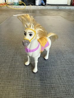 Tangled Maximus Figure