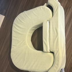 Twin feeding pillow