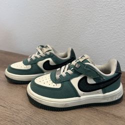 Nike Air Force 1 LV8 US 8C Kids