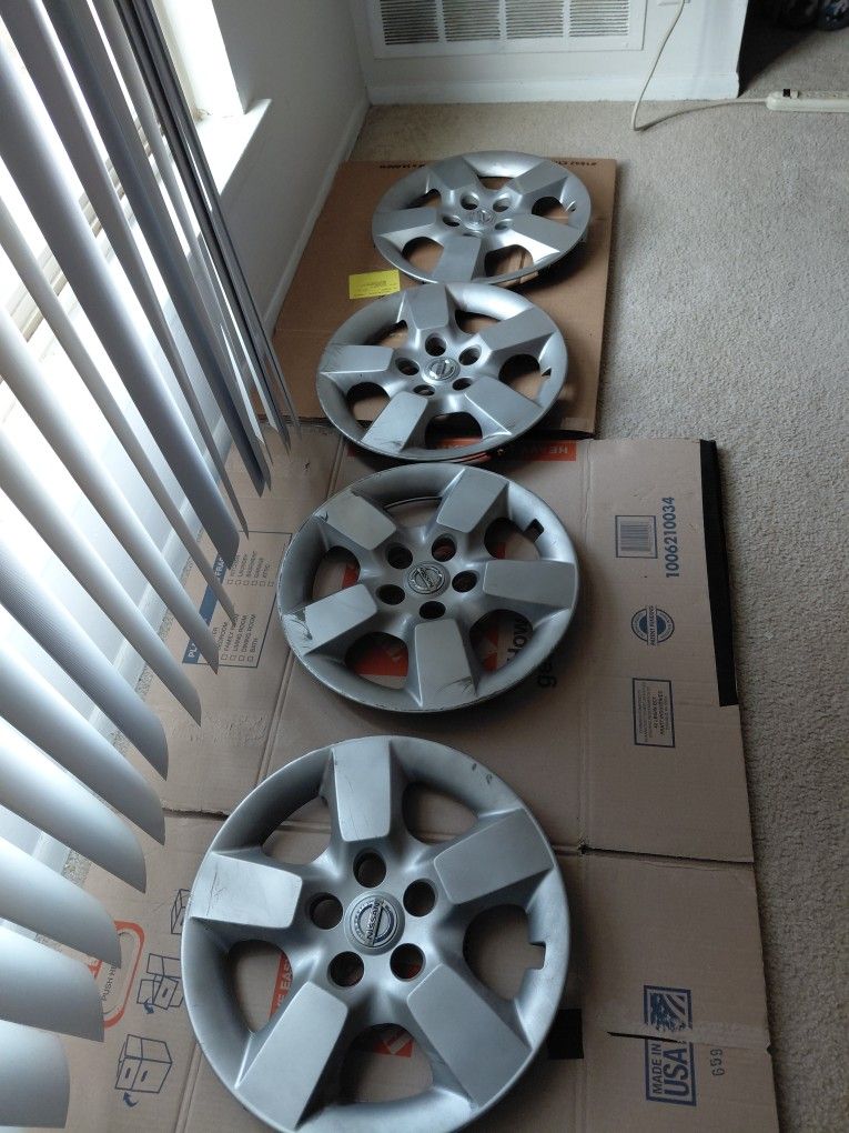 Set Of 4 Nissan 17" Wheel Covers Must Buy 2 Or All 4