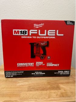 Milwaukee M18 fuel 18 gauge 1/4” narrow crown stapler