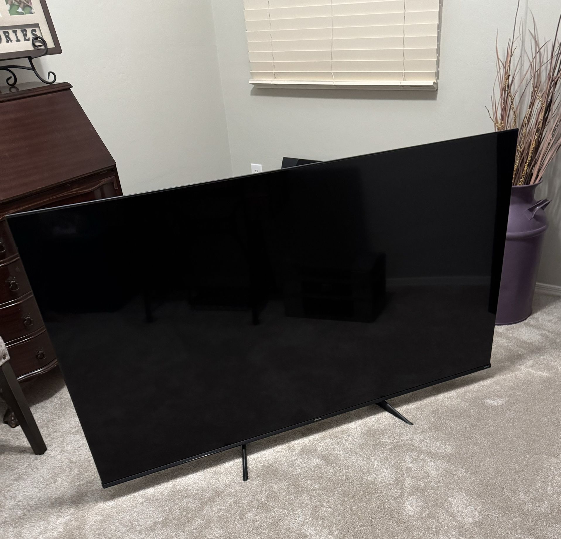 65” Hisense Roku TV With Remote And Wall Mount