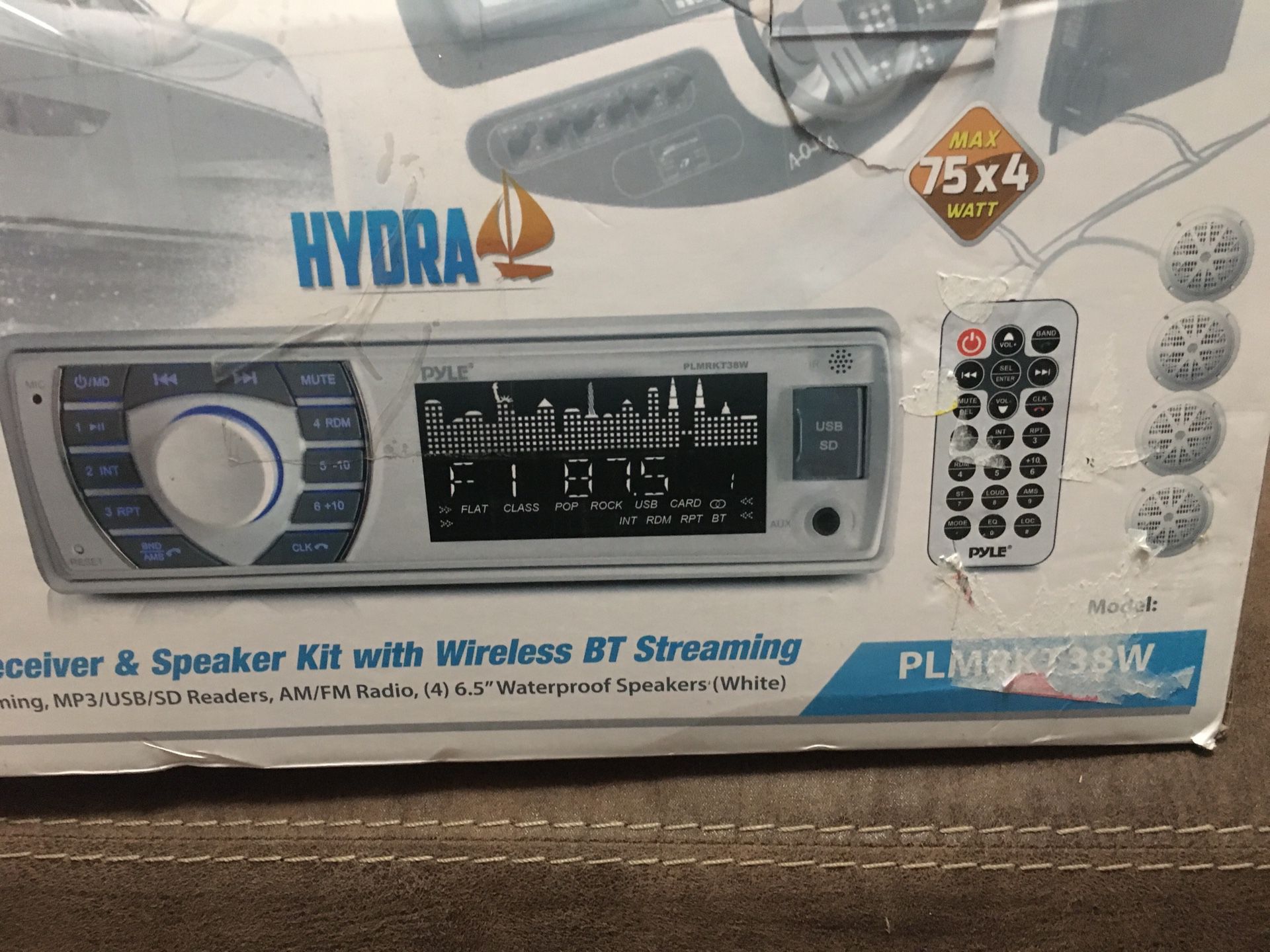 Pyle Bluetooth radio with waterproof speAkers
