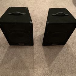 Set of two Yamaha speakers