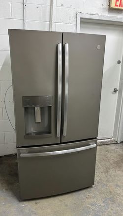 GE French Door Fridge with IceMaker