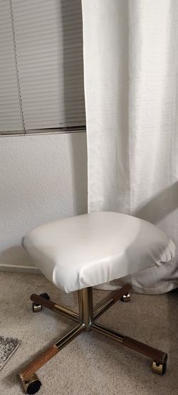 Chair/Desk/Office