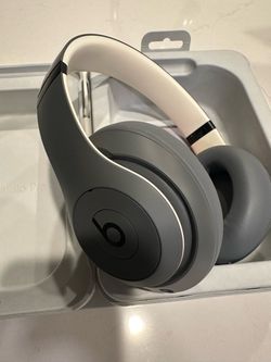 Beats Studio Pro Premium Wireless Over-Ear Headphones, Active Noise Cancelling -Sand Grey