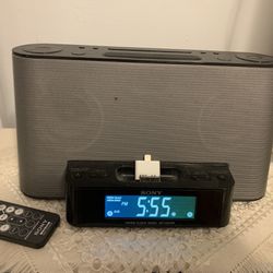 Alarm Clock With Remote ~ Ipod Charger