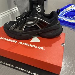 Under Armour Sneakers 