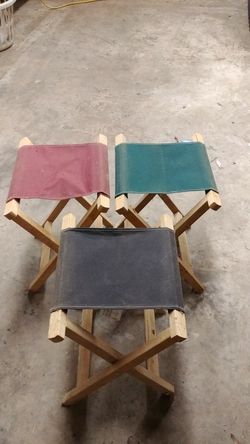 FOLDING SEATS/STOOLS