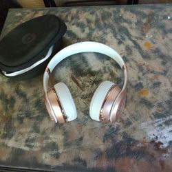 Beats Solo Pro 3 Headphones 🎧 (Rose Gold And White Edition)