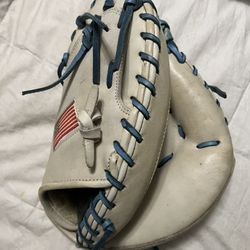 Worth Liberty Baseball Catcher’s Mitt 