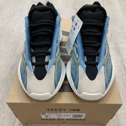 Adidas Yeezy 700 V3 “Arzareth” Size 5.5  Brand New