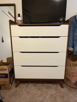 Moving Sale - 4 Drawer Dresser