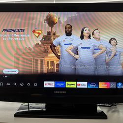 Samsung 32’’ TV w/ Roku TV